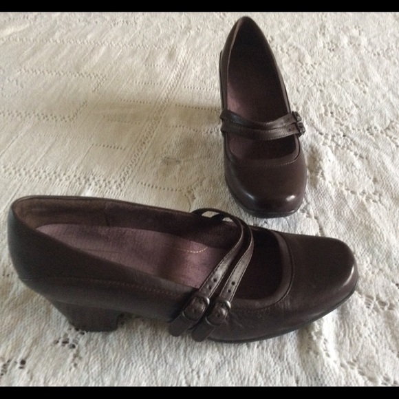 Clark’s Mary Jane Pumps - Picture 3 of 7